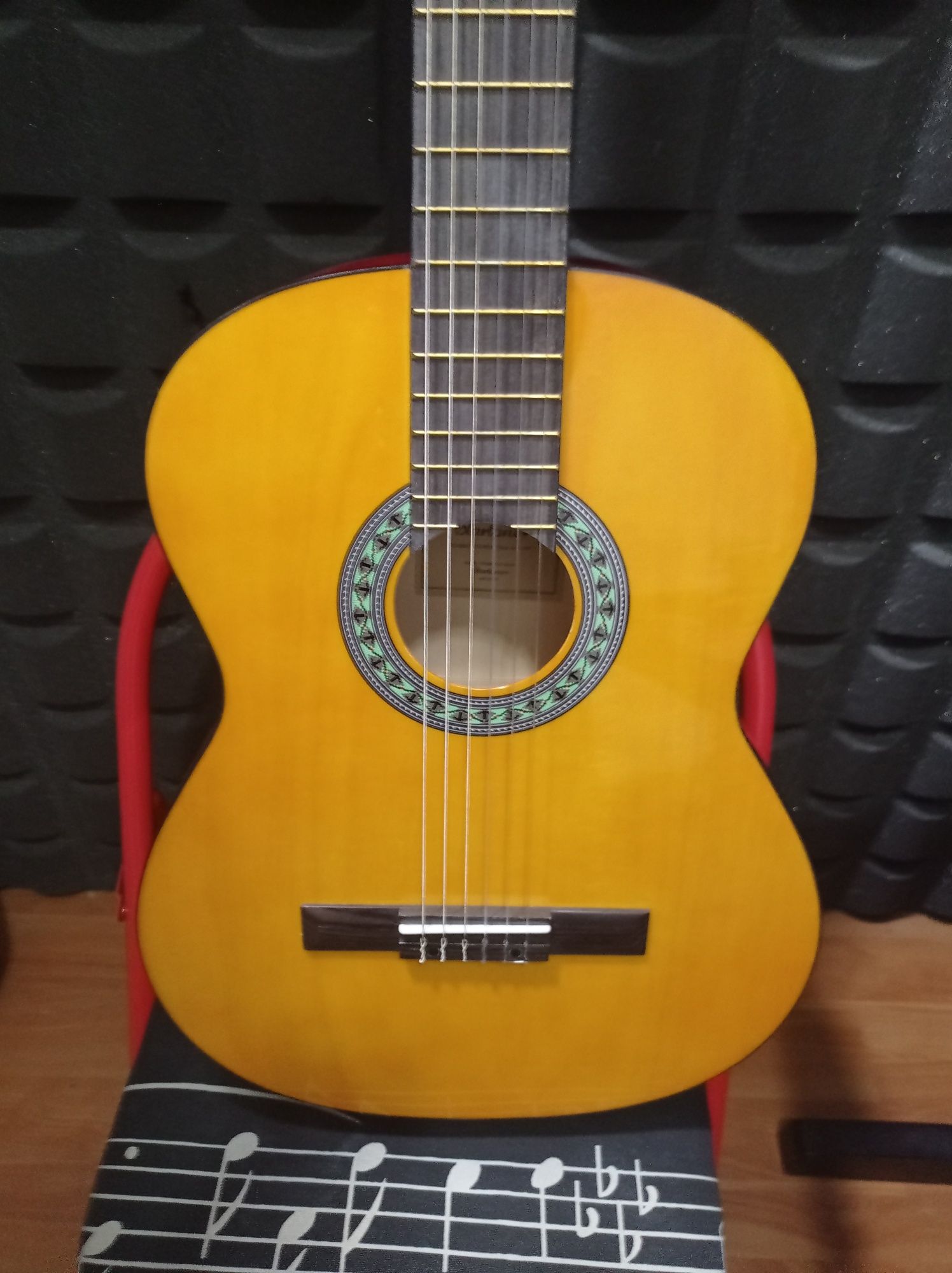 Guitarra nova de 4/4