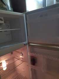 Продам двухкамерный холодильник Samsung