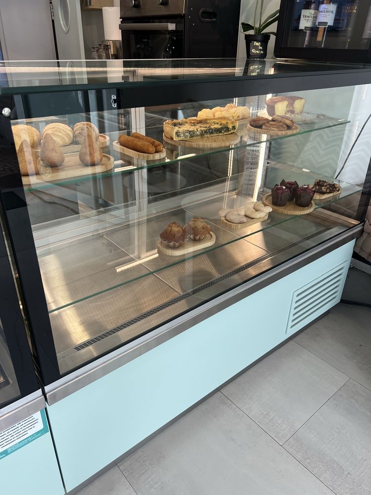 MONTRA - VITRINE