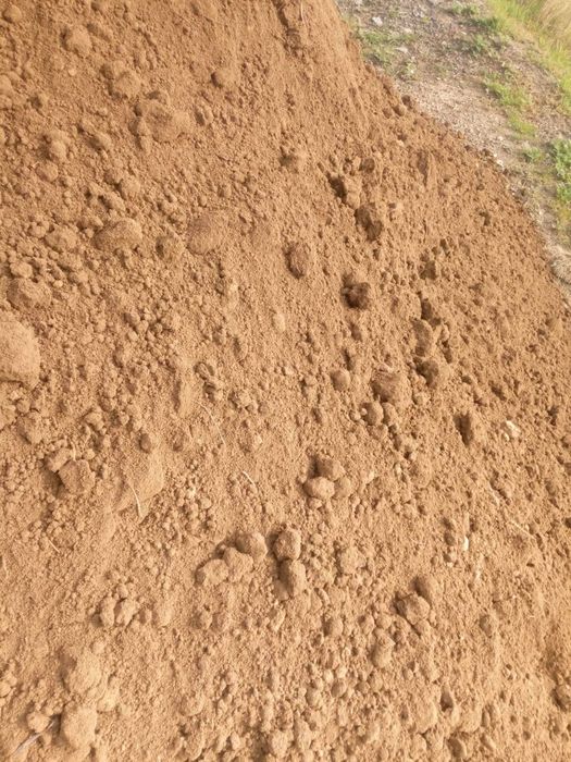 Ziemia przesiewana pod trawnik bez kamienia, do plantowania