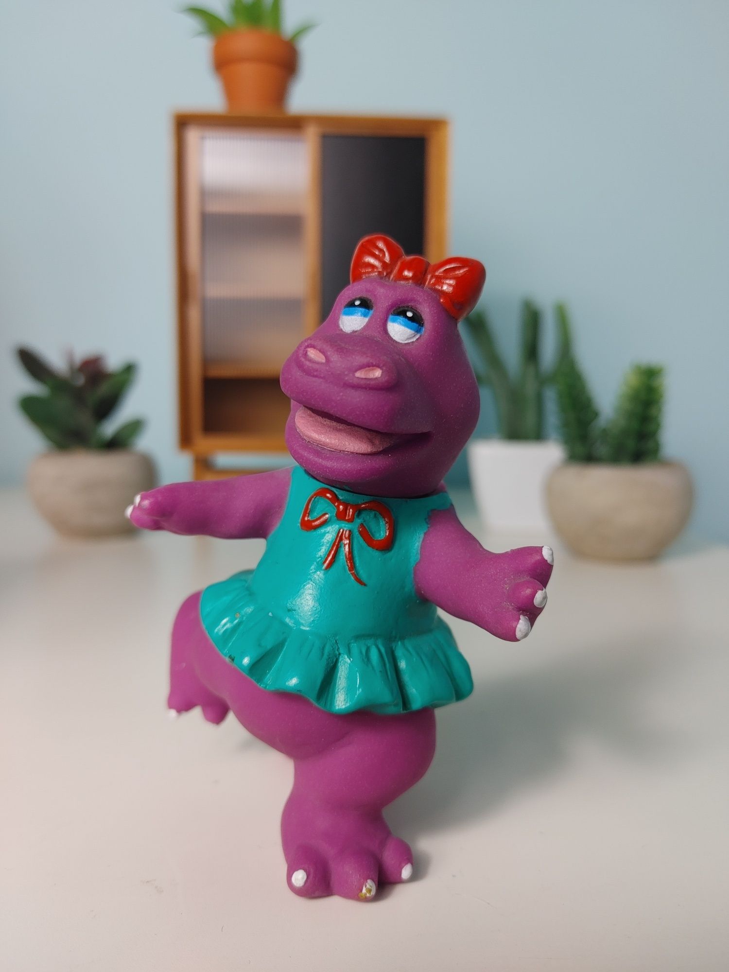 Urocza gumowa figurka HAPPY DINOS Barney dinozaur hipopotam