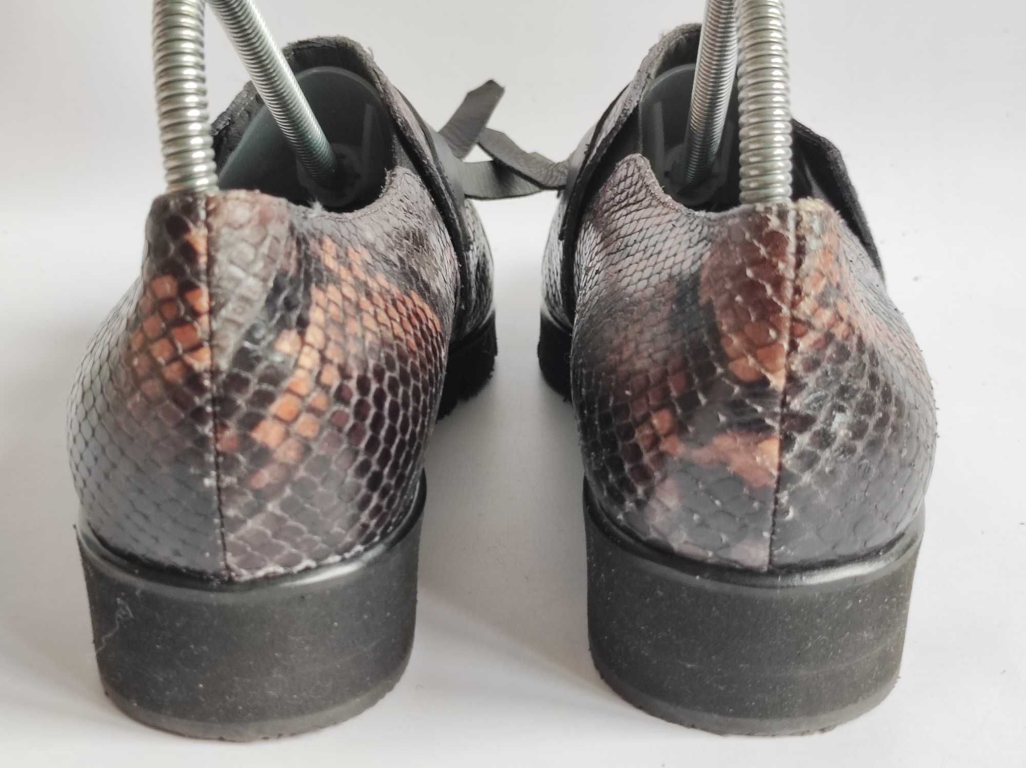 - Peter Kaiser - Markowe buty r. 37 / 38