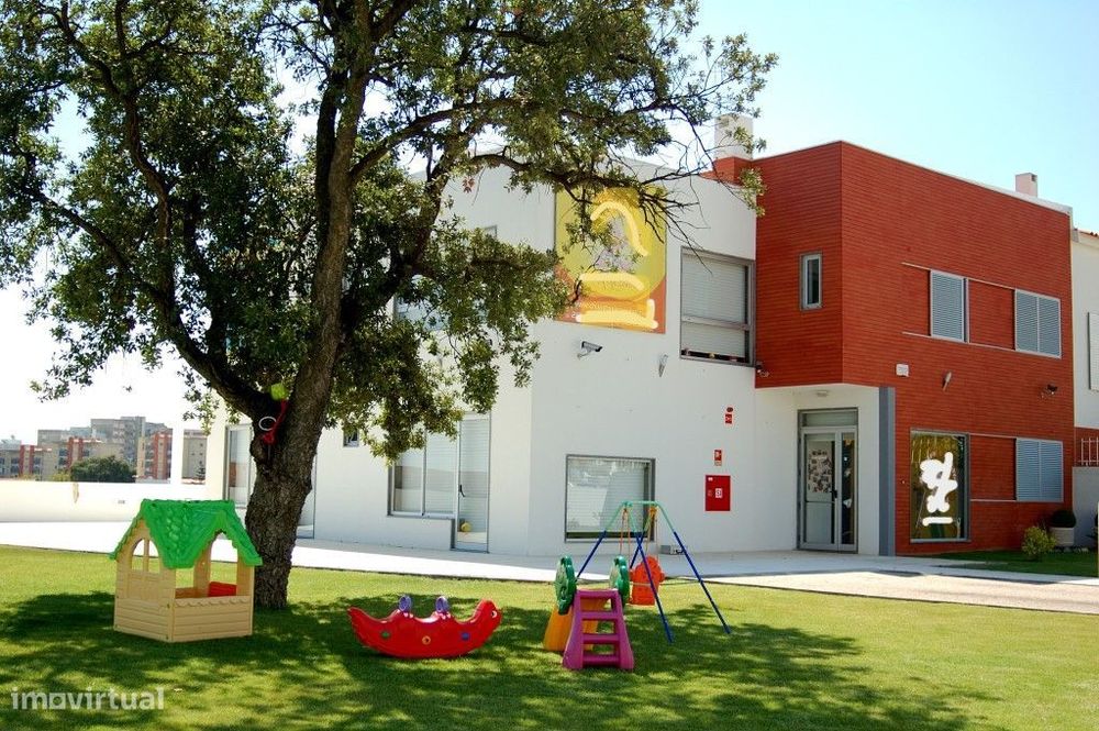 Imóvel para creche e jardim de infancia construido de raiz