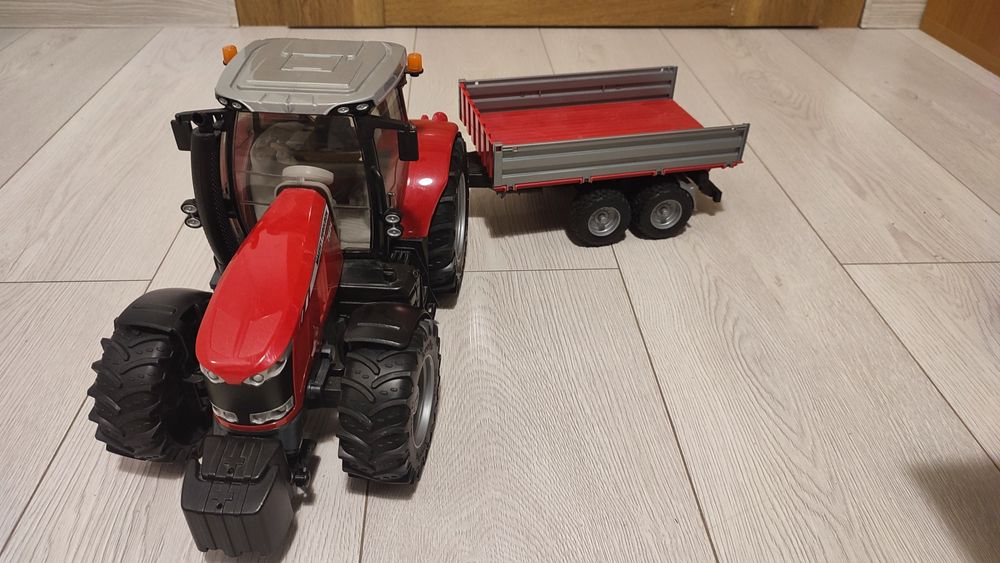 Zabawka Bruder Ciągnik Traktor Massey Ferguson