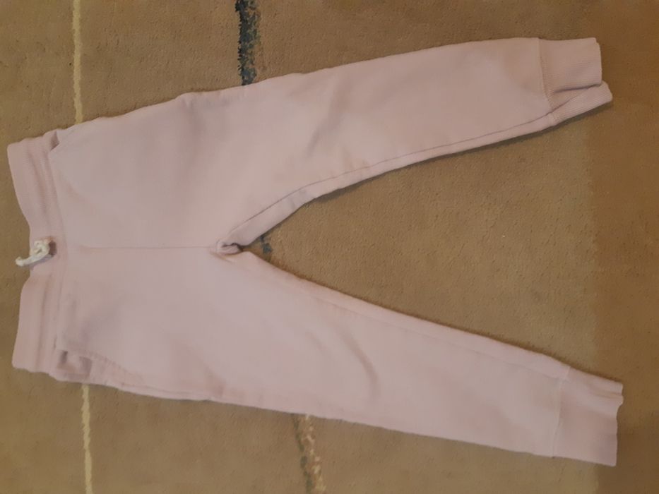 Spodnie dresowe Zara dla dziewczynki pudrowy róż 110 5 lat