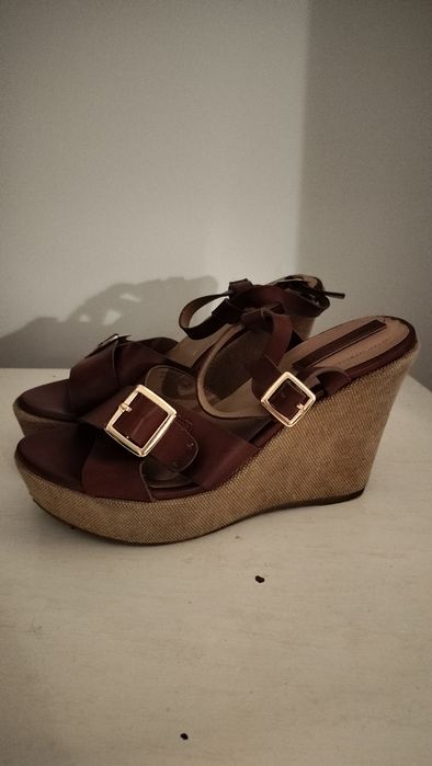 Sandálias castanhas Springfield (41)