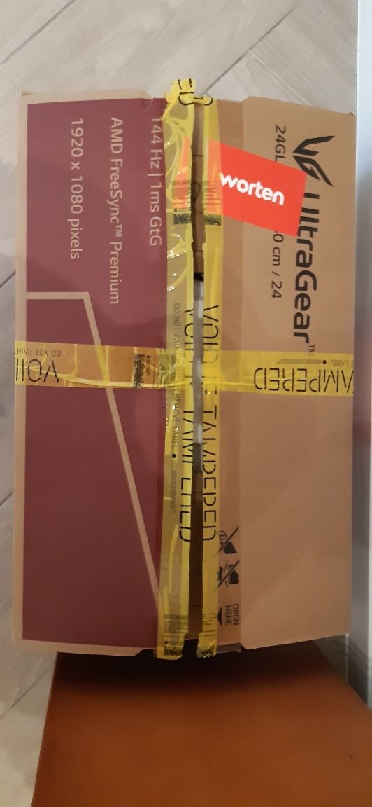 (Avariado) Monitor LG 24 polegadas 1920x1080p Max 144hz