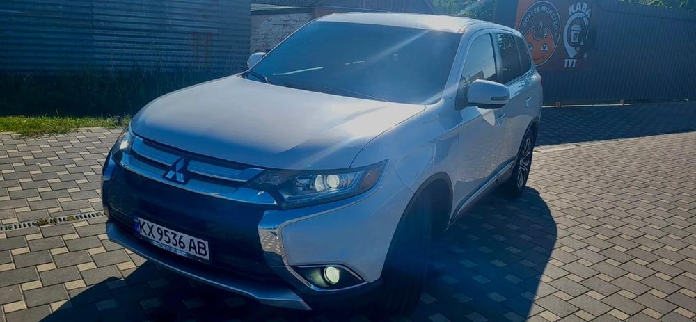 Mitsubishi outlender 2.4 газ/бенз. 7 місць. Повний привід