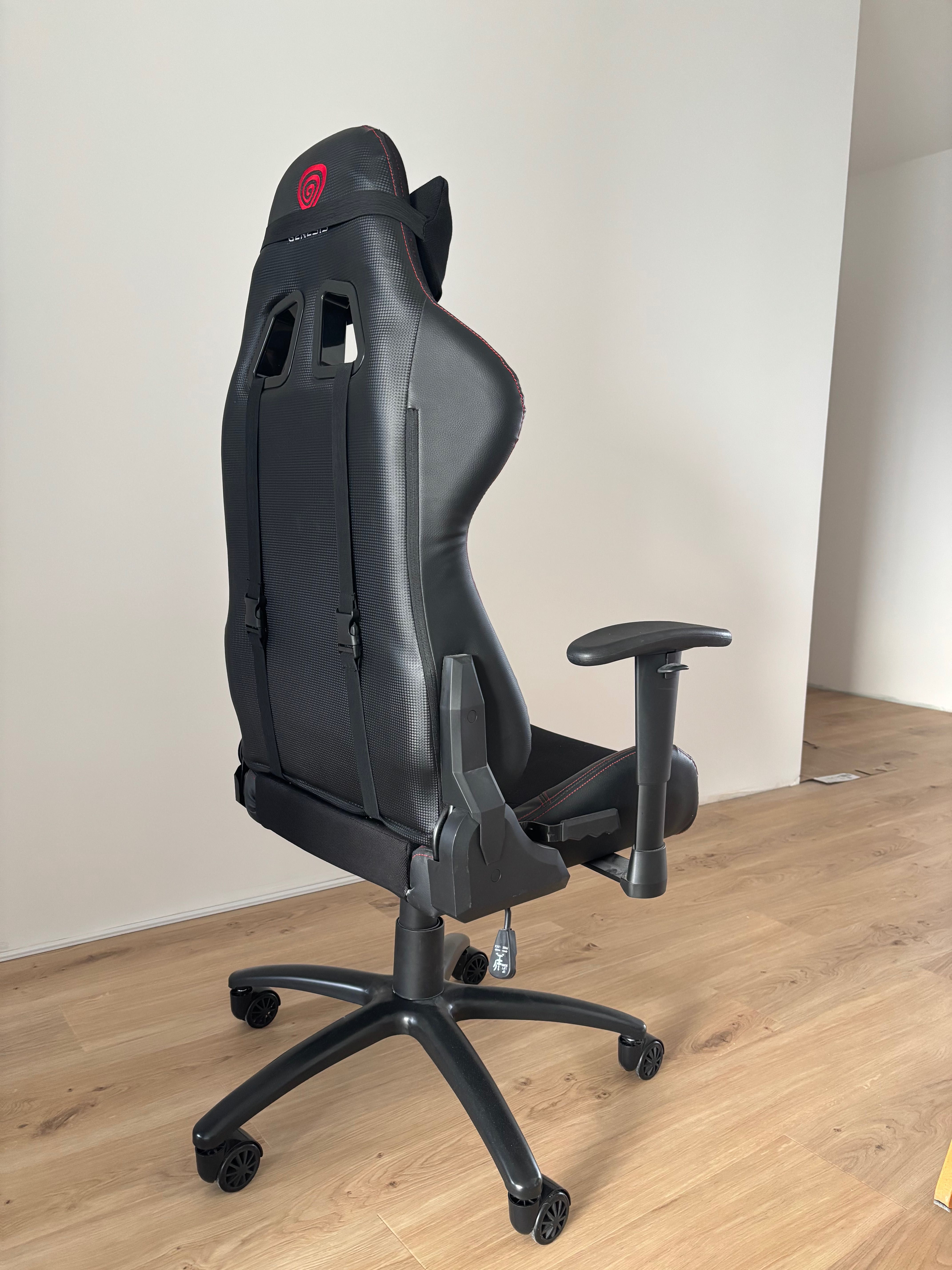 Fotel Genesis Gamingowy do pracy biurowej i grania