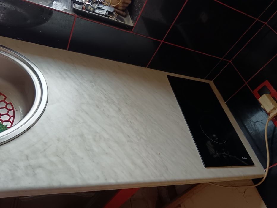 Blat kuchenny z zlewem i płyta