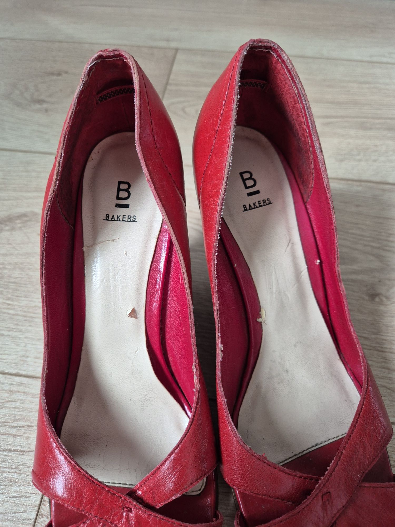 Bakers buty na koturnie czerwone z odkrytymi palcami 39/40 używane