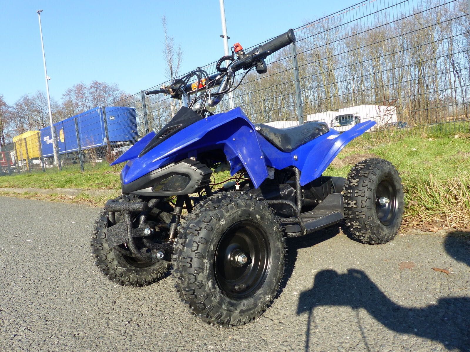 Dziecięcy QUAD 500 W 36 V w kolorze niebieskim nowy kartonie wyprzedaż
