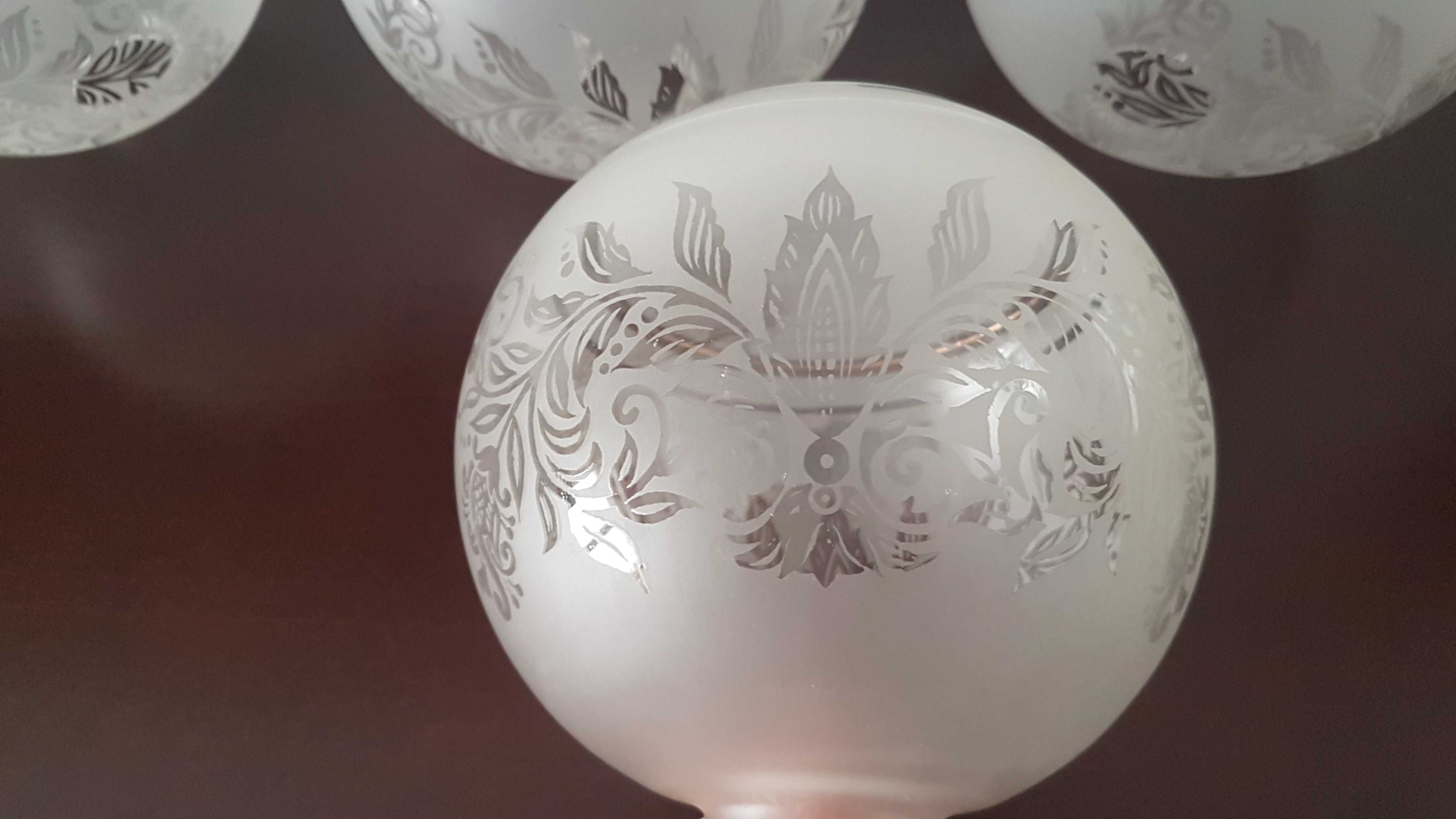 Globo em vidro branco gravado a fosco para candeeiro