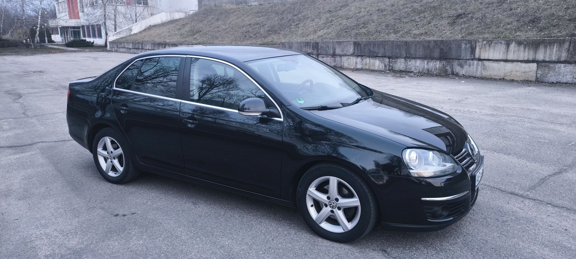 Продам Volkswagen Jetta 2009 года