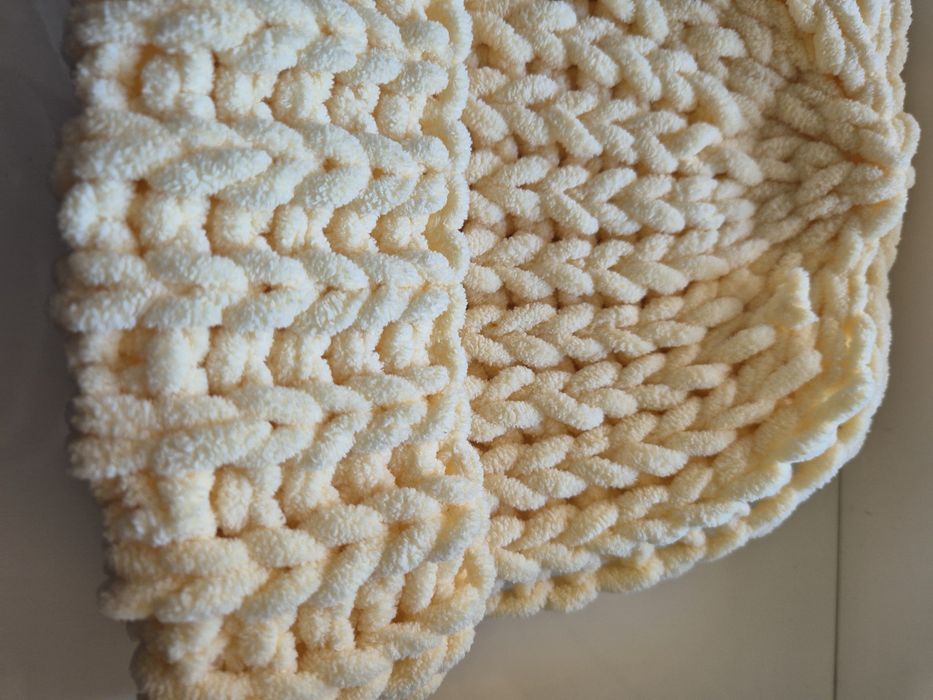 Шапка вязаная ручная работа