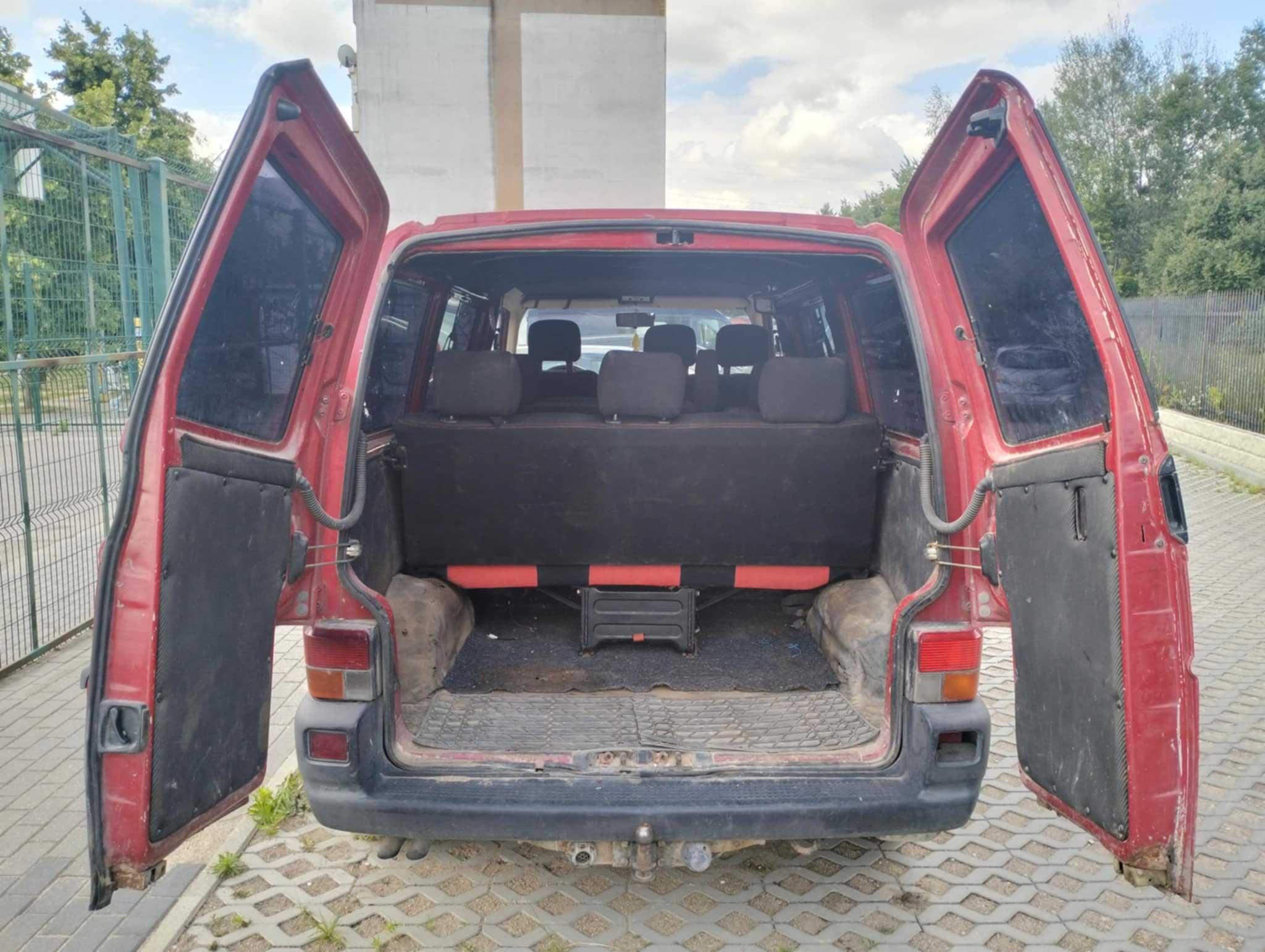 Volkswagen Transporter 1.9d 9 osobowy