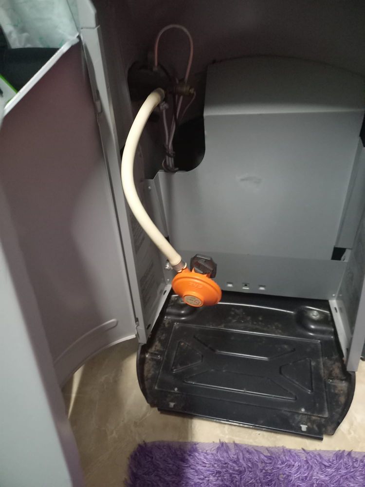 Aquecedor a gás Delonghi.