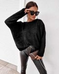Czarny sweter oversize