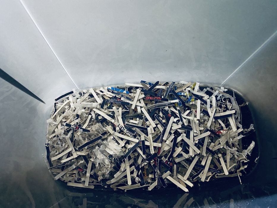 Продам шредер знищувач бумаги Fellowes P-35C