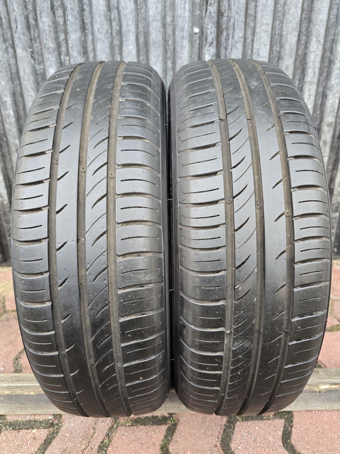 Para opon letnich 185/65R15 88T Kumho Ecowing ES31