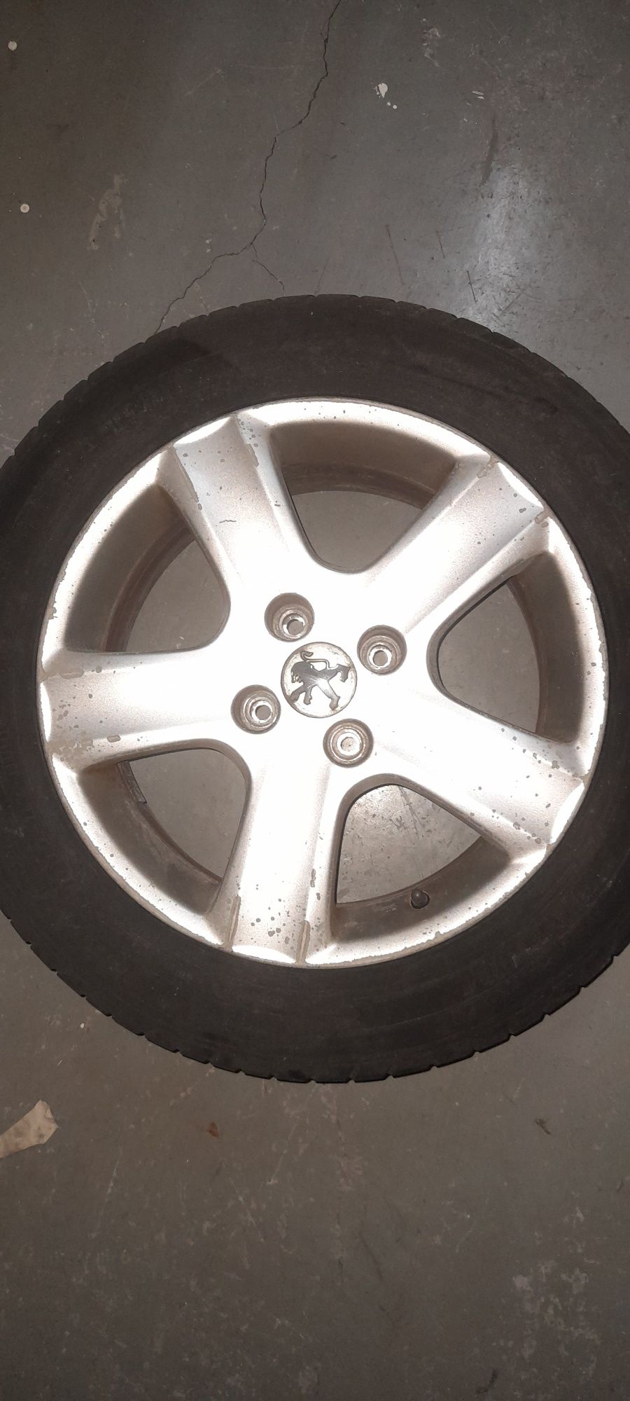 4 jantes 16" Peugeot com pneus