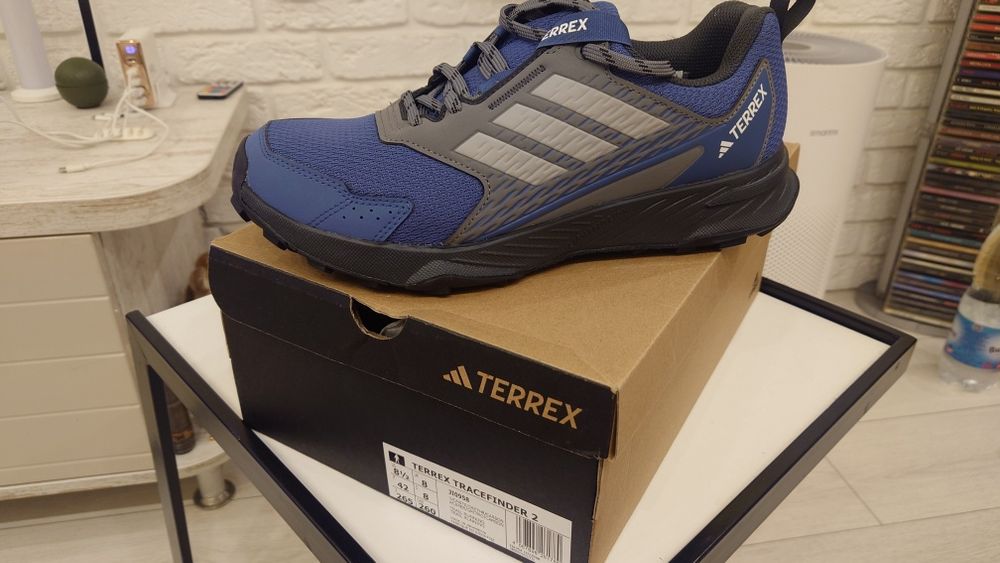 Продам кросівки Adidas.весна,осінь.