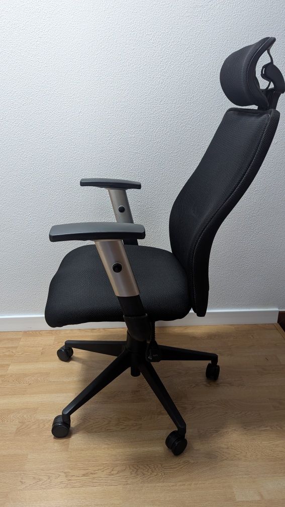 Cadeira de escritório ergonómica com espaldar alto - tecido