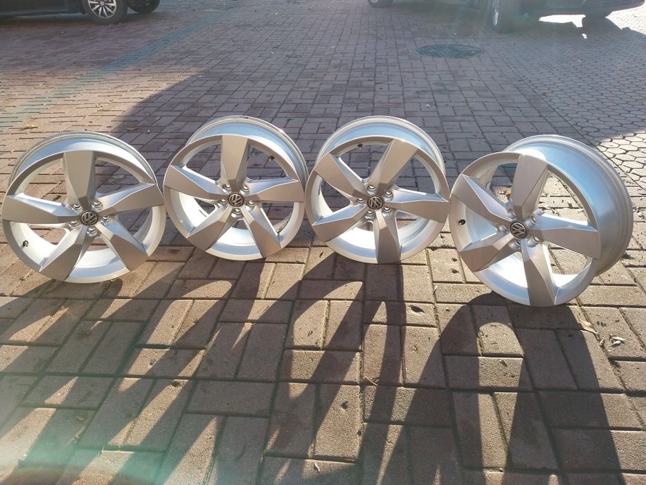 Oryginalne Felgi Aluminiowe VW R17 5x100 6.5J ET 39