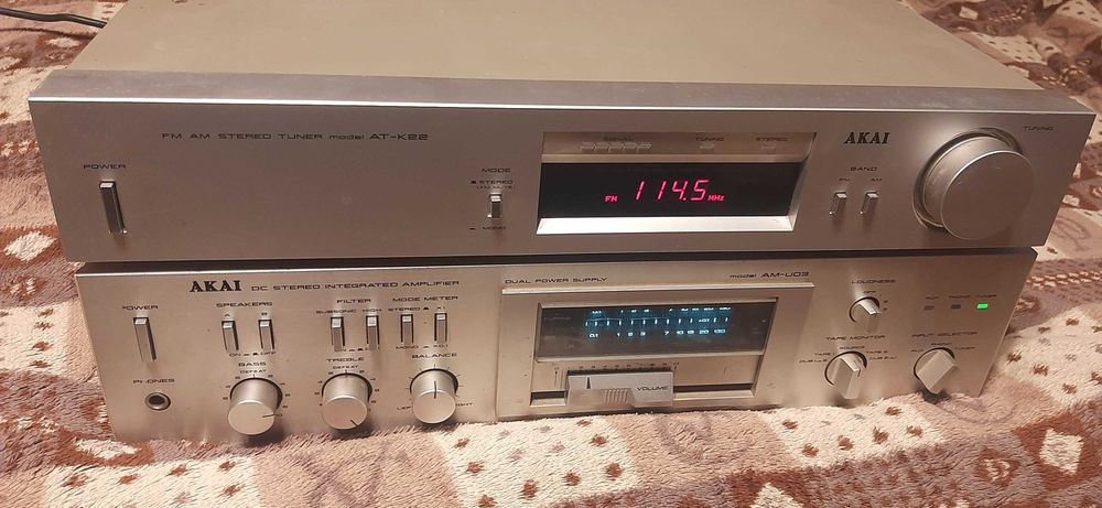 AKAI связка усилитель AM-U03 и тюнер AT-K22