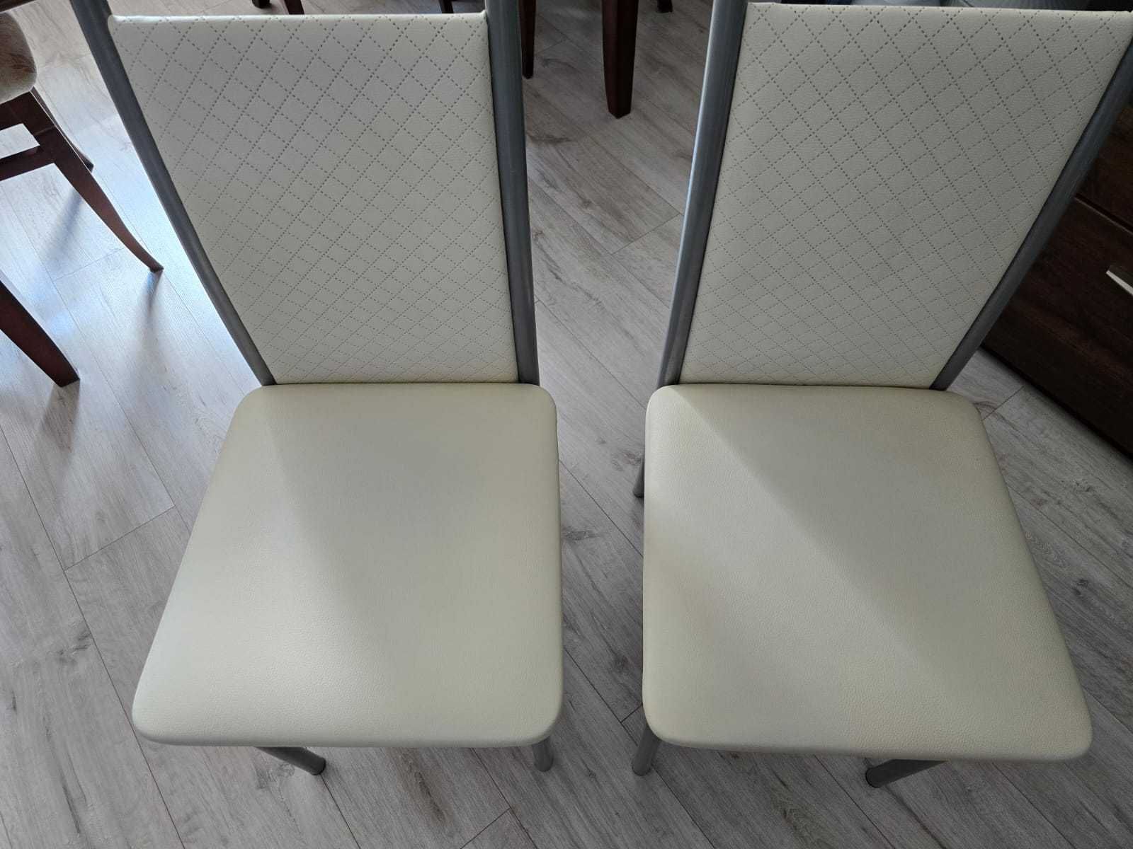 Dwa krzesła jak nowe