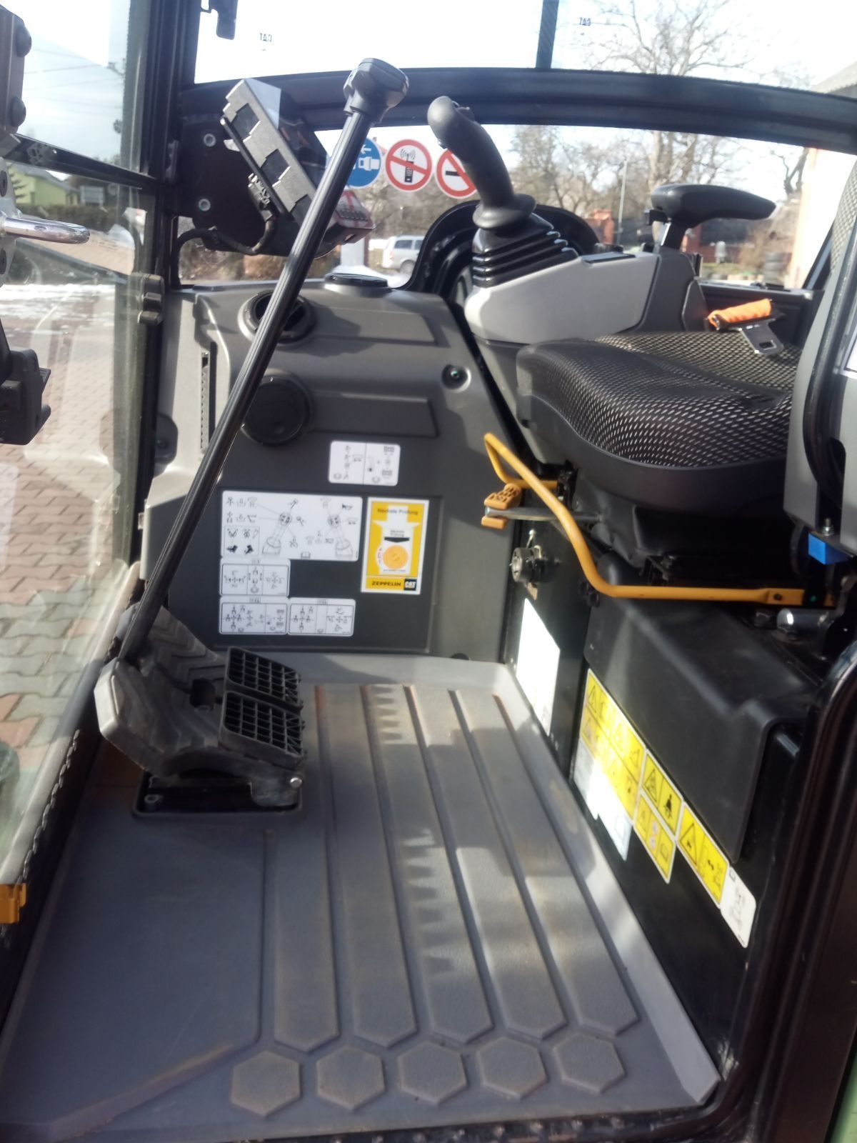 Sprzedam minikoparkę Caterpillara 301.6 rok2021