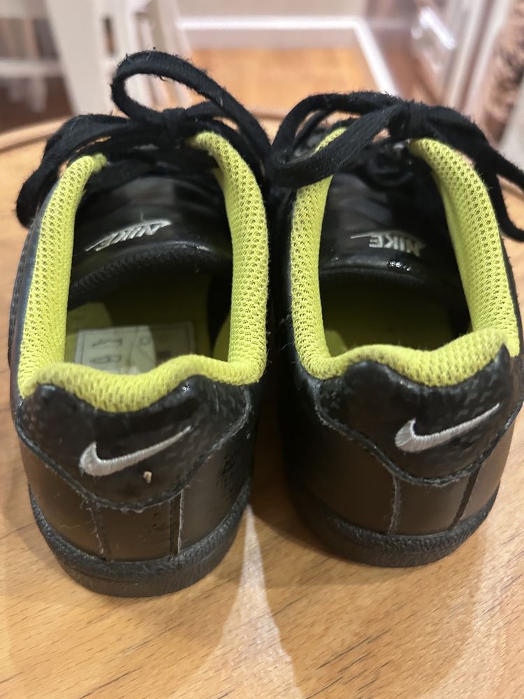 Buty sneakersy Nike rozmiar 28