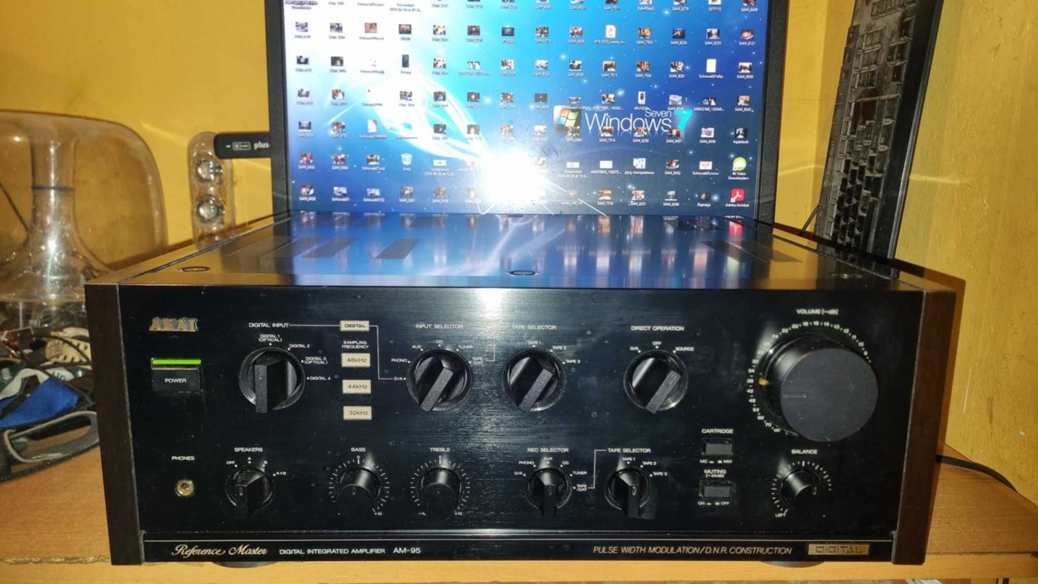 Potężny wzmacniacz Akai AM-95 2x180Watt 4ohm Reference Master Digital