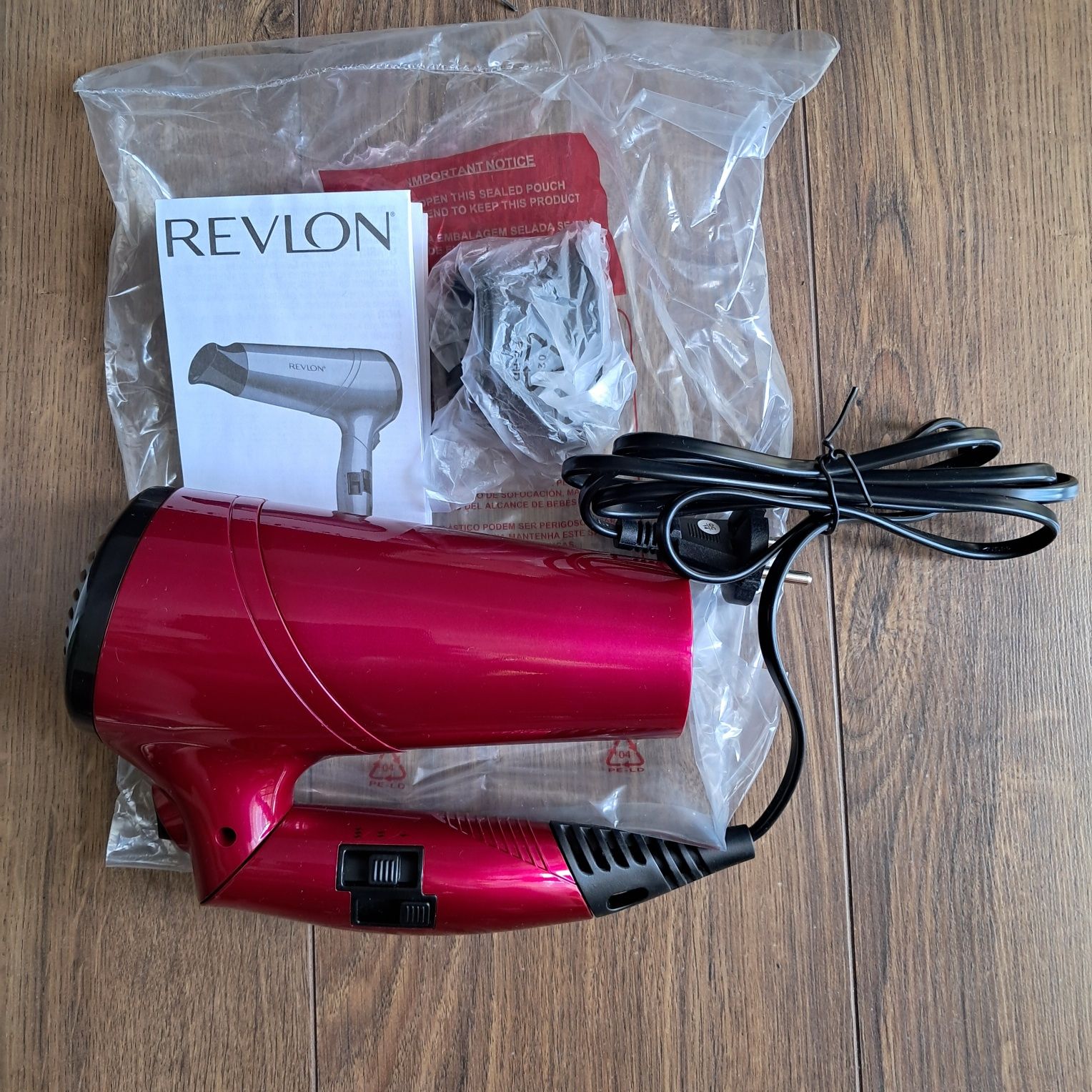Suszarka do włosów Revlon Model RVDR5229E2