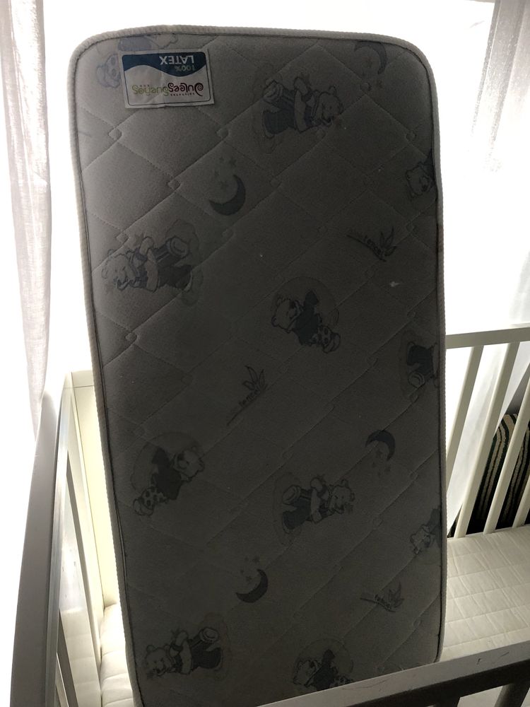 Berço Bebe Branco com 2 colchoes