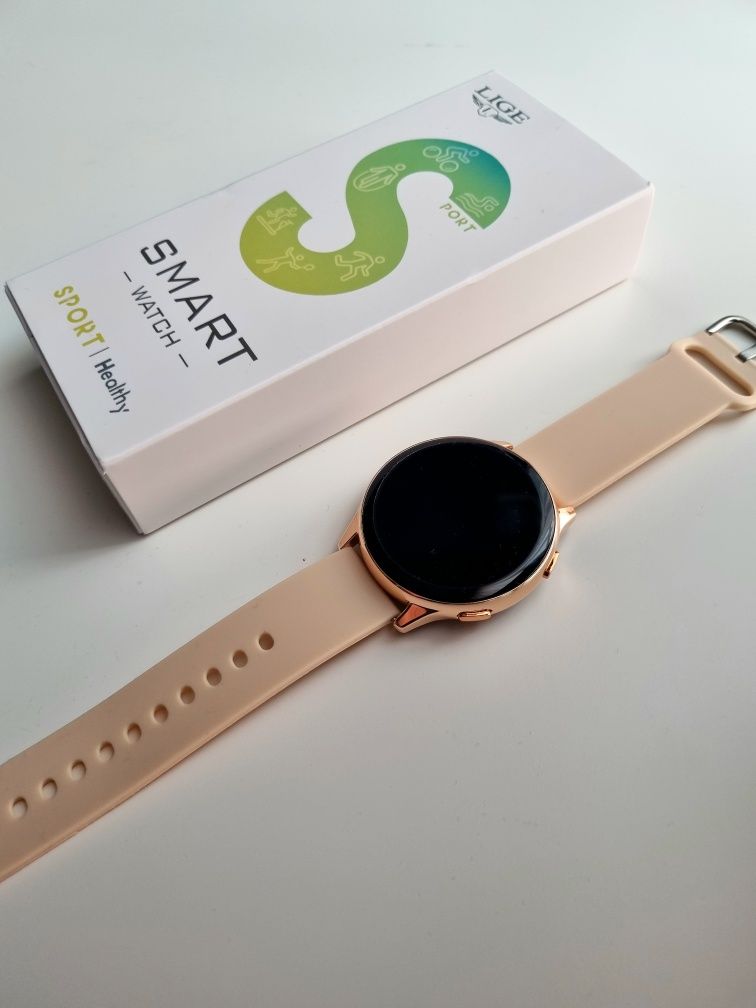 Smartwatch złoty