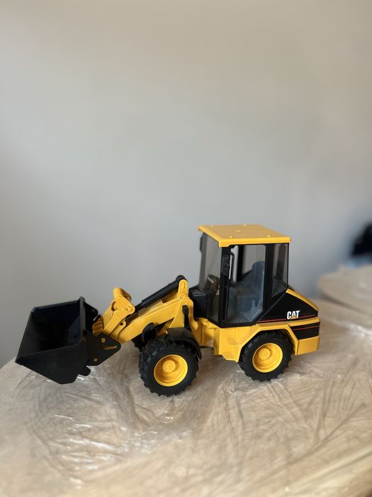 Навантажувач Bruder CAT (35398)