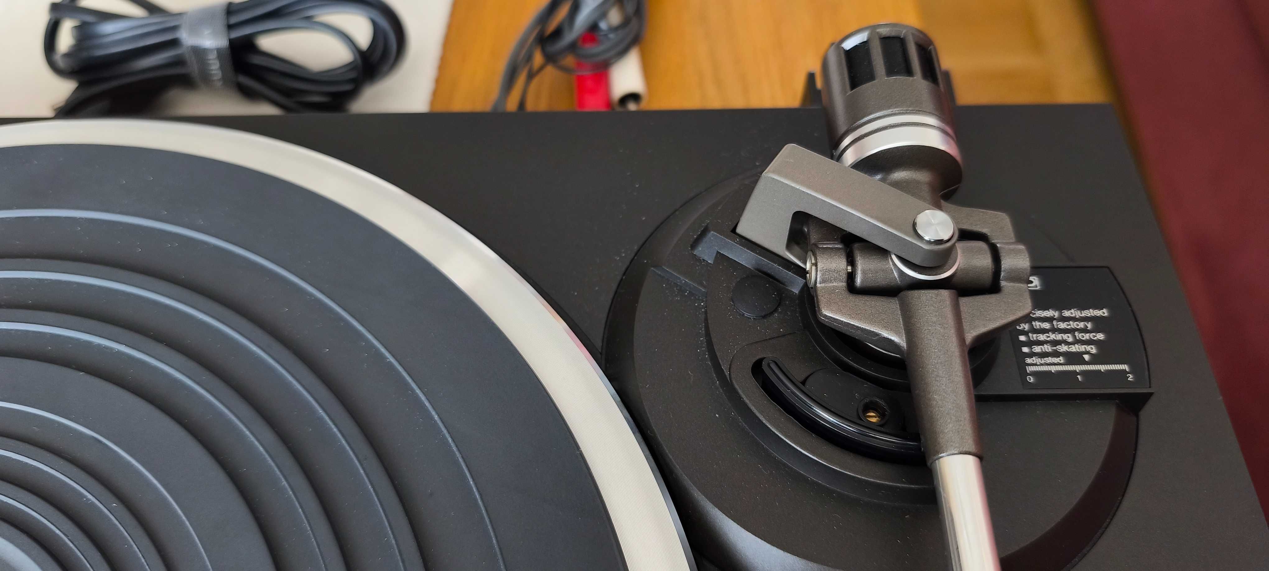 Gramofon Technics SL-DD33