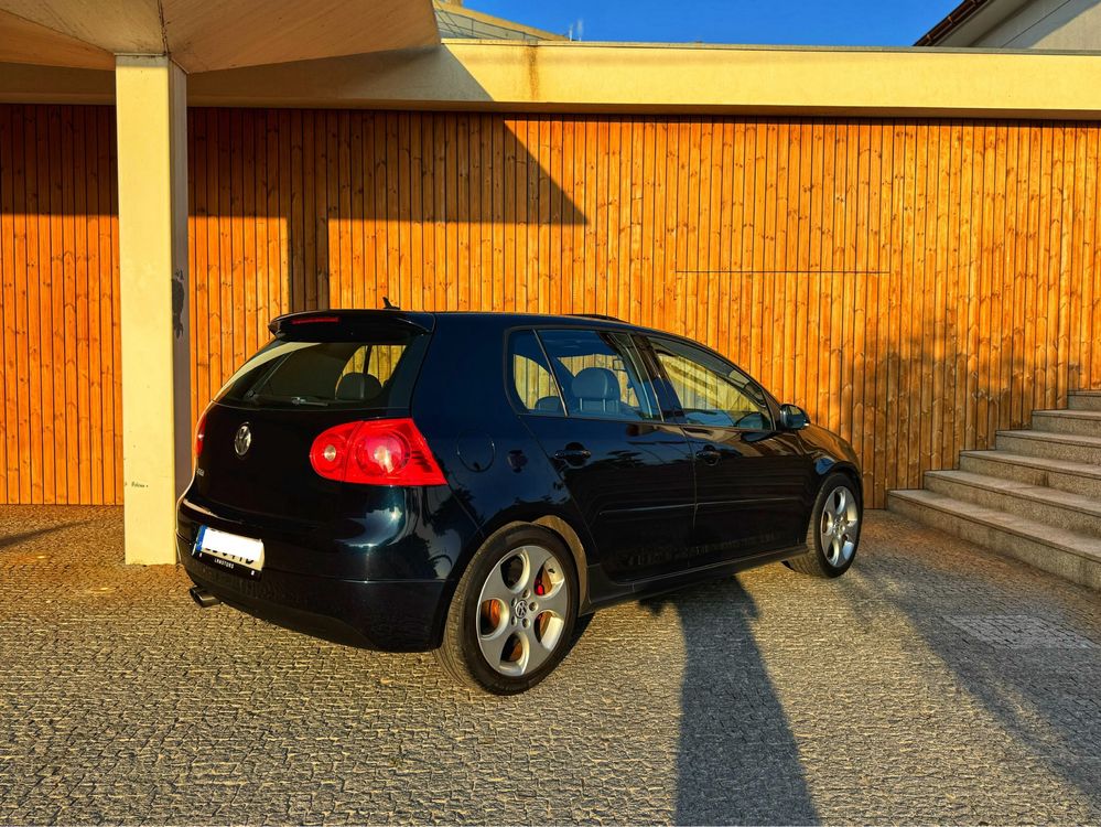 VW Golf V GTI 2.0 TFSI 200cv DSG - Desde 203€ Mês