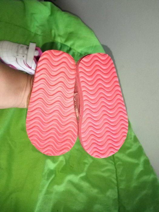 Pantufas de menina novas