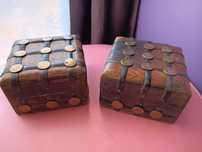 Conjunto de 2 caixas artesanais decorativas de madeira e metal
