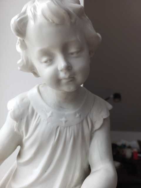Anioł nagrobny FIGURA Biskwit porcelanowy BIAŁY Aniołek
