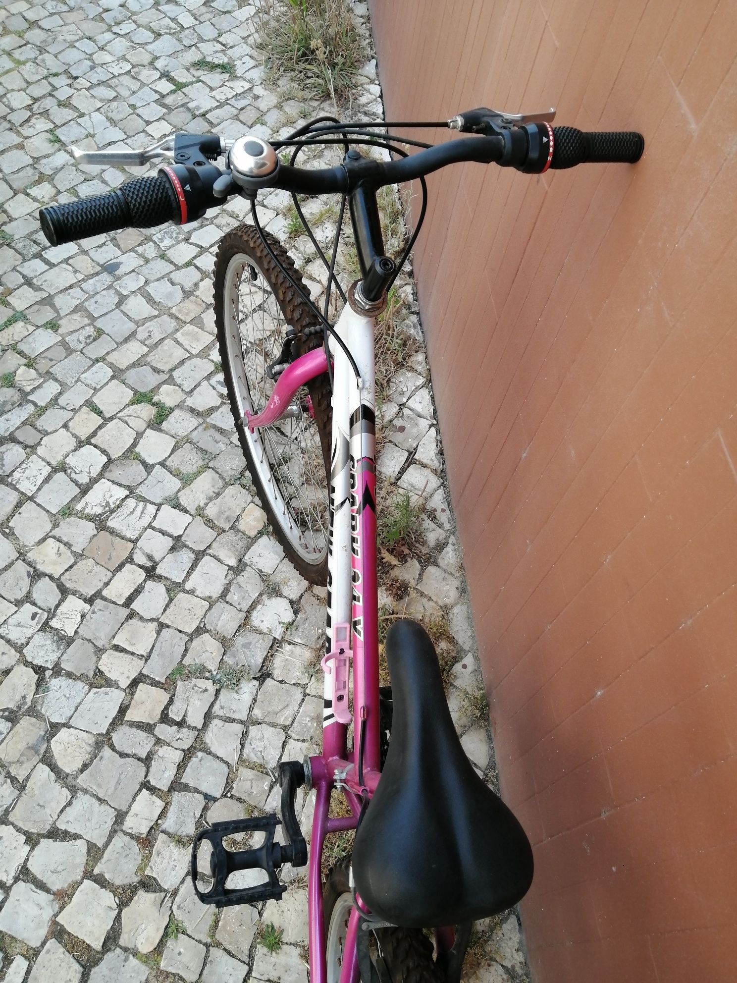 BICICLETA de CRIANÇA /JOVEM, RODA 20. 15 mudanças nos punhos. Impecáve