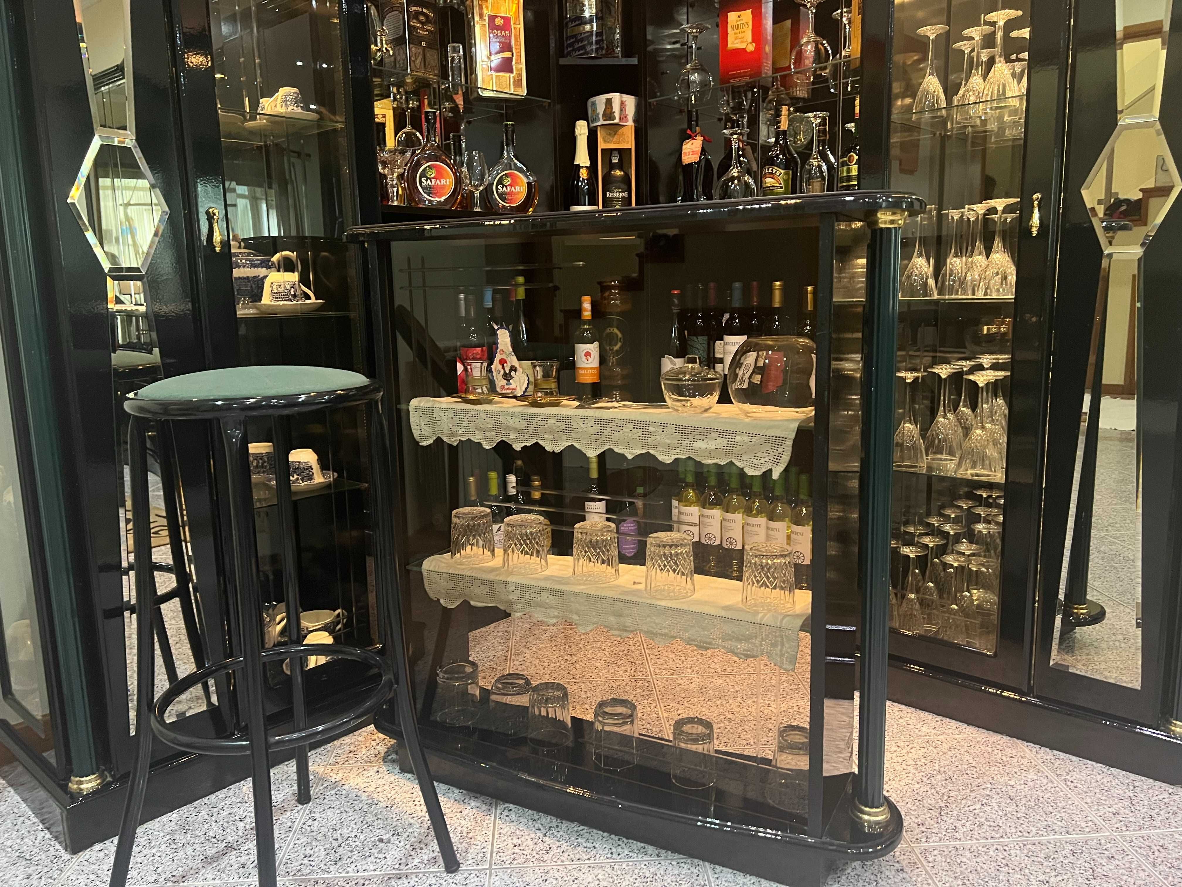 Mobília de sala com bar
