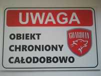 Tabliczka 30X20 " Uwaga Obiekt chroniony całodobowo"wykonana z PLEXi