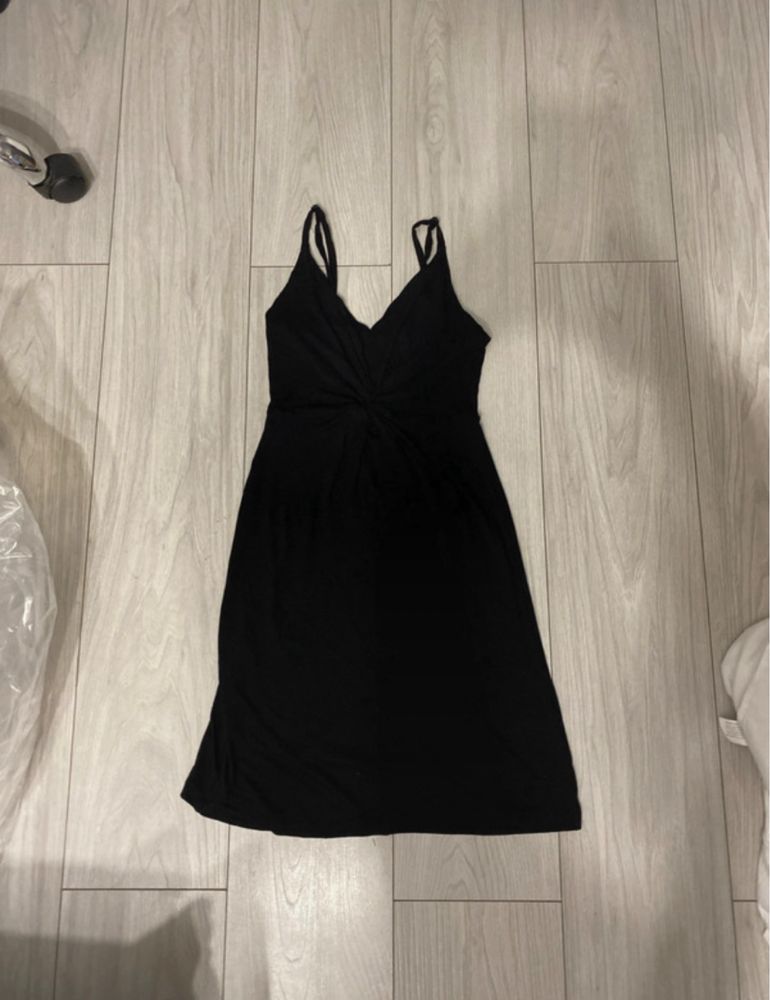 Czarna sukienka h&m