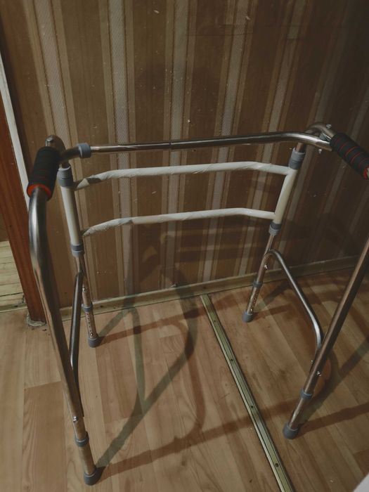 Ходунки для дорослих