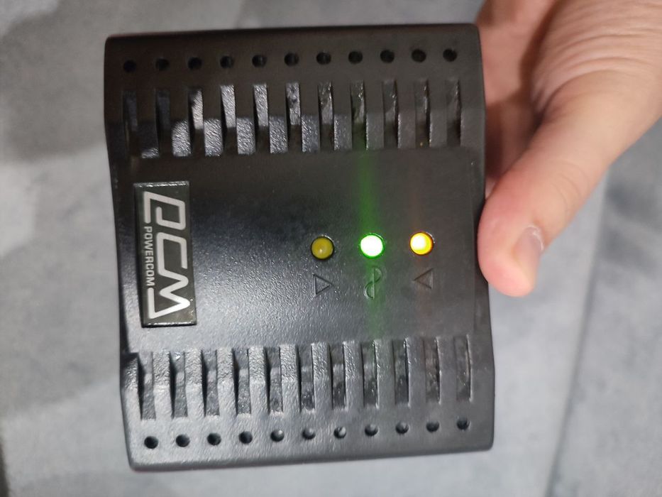 Стабилизатор напряжения Powercom TCA-2000 Black