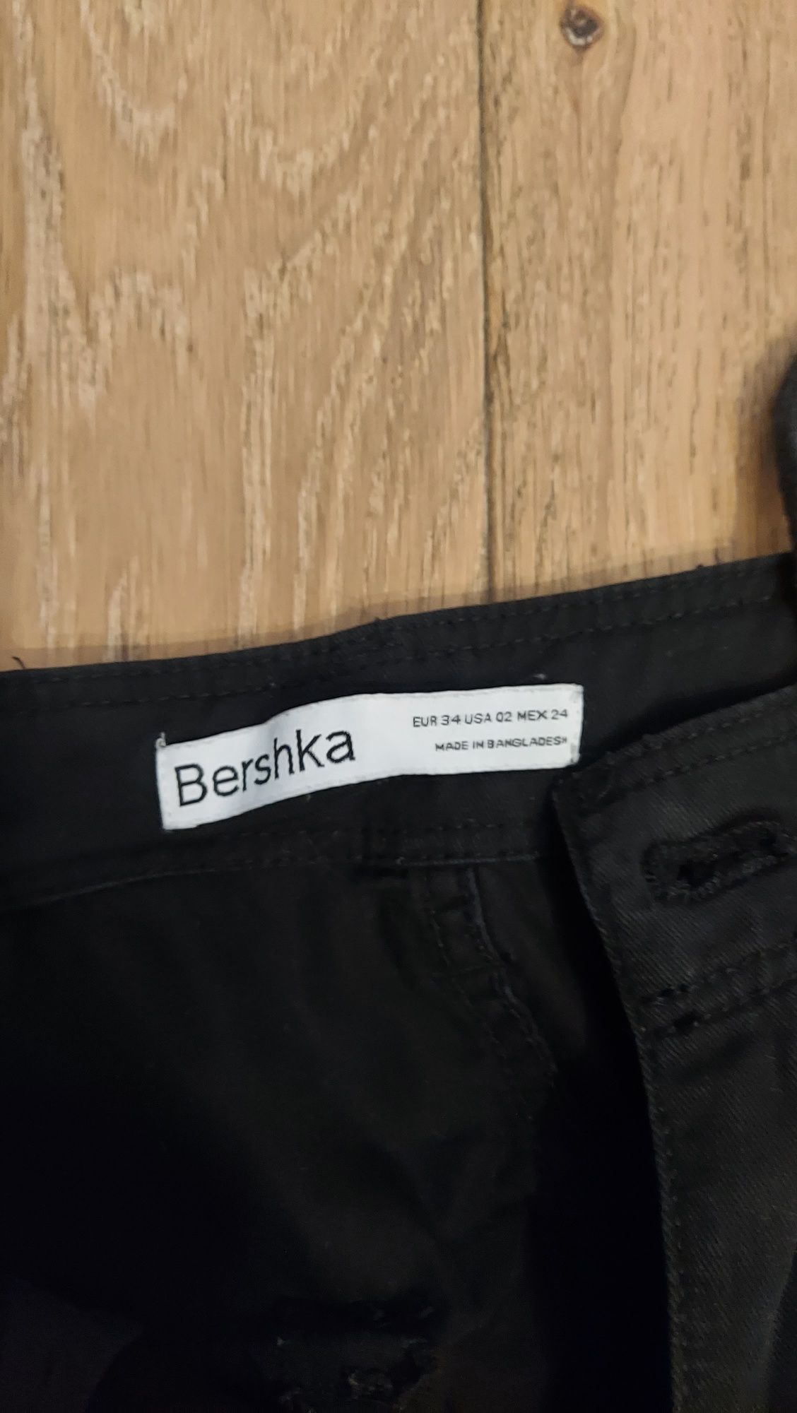 Bojówki bershka czarne