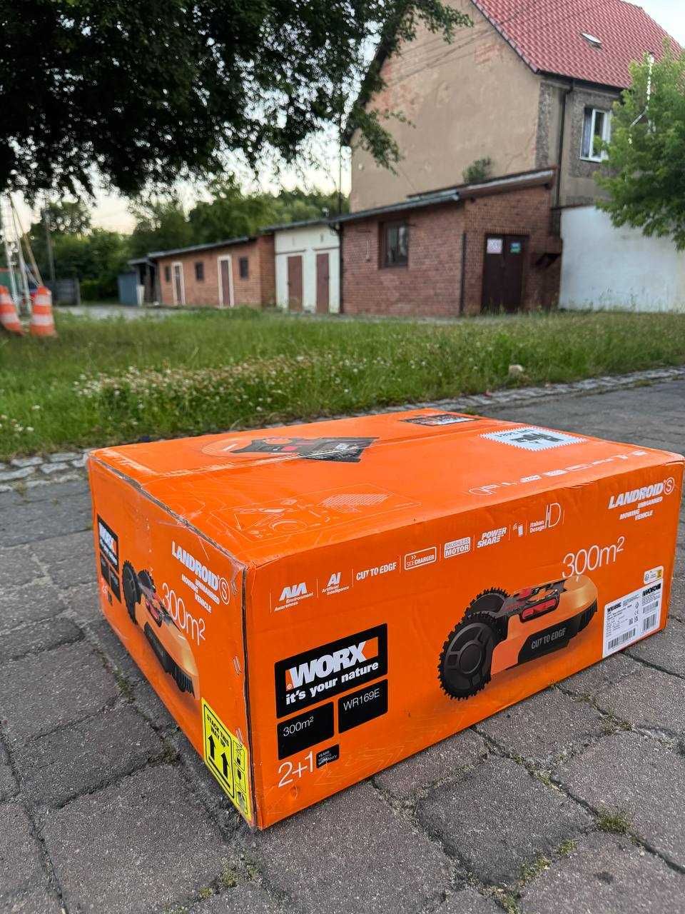 Газонокосарка-робот Worx Landroid S300